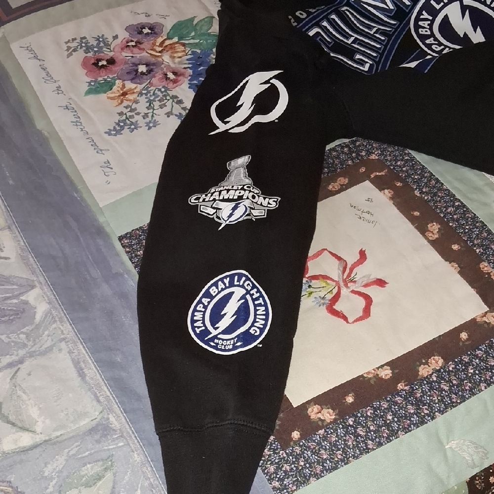 NWOT,NHL,TampaBayLightning,Championship,Unisex,Hockey,HoodySweatshirt🖤🤍💙🖤 - Picture 7 of 15